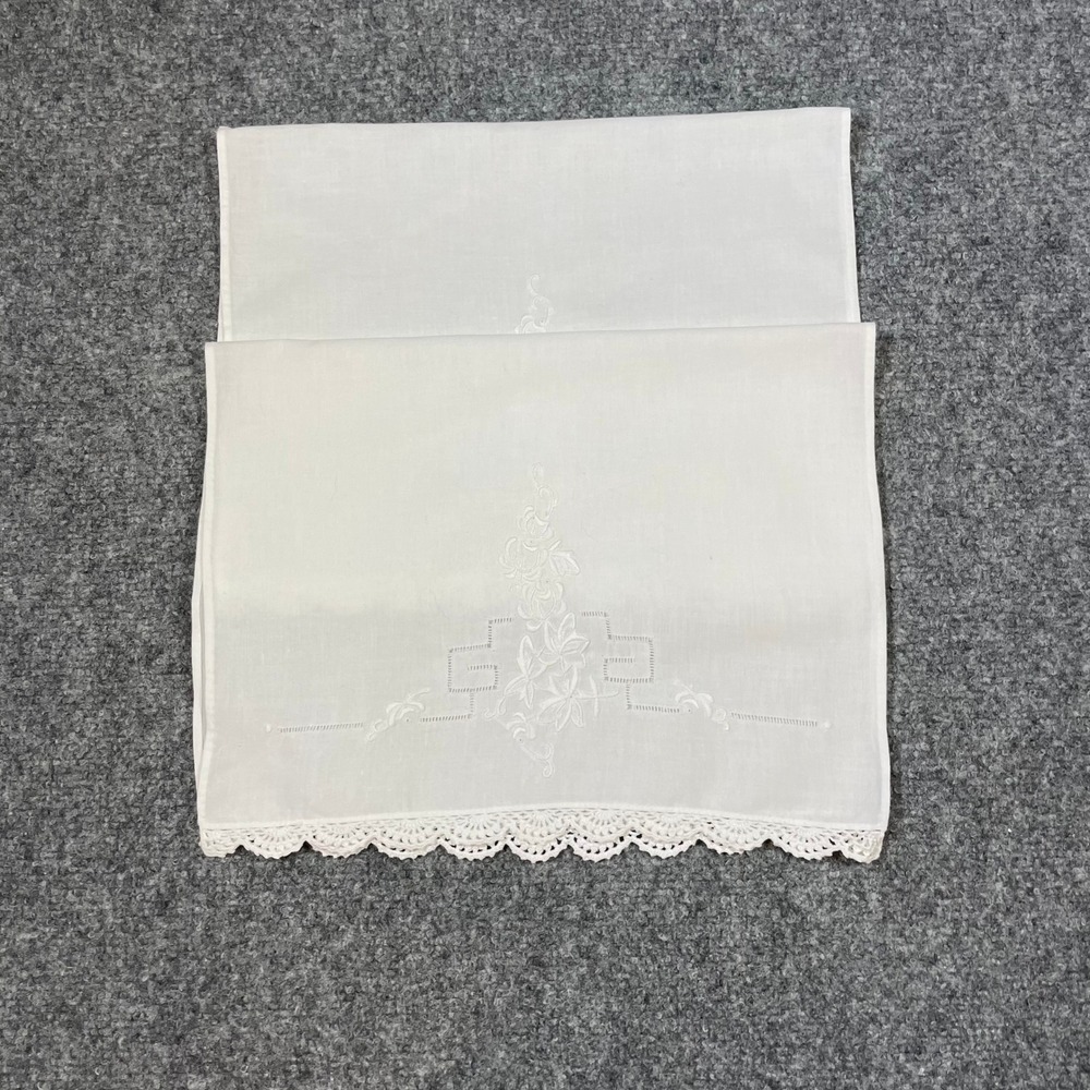 Antique 2 pc Guest Towel White Floral Embroidered Linen Vintage Crochet Set of 2